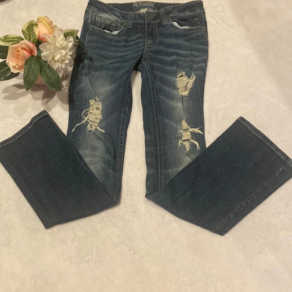 RUNWAY Distressed Refuge Every Day Boot Size 2 Blue Jeans - Picture 1 of 12